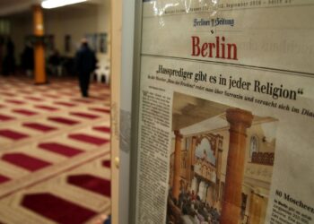 Zeitungsausschnitt über Hassprediger in einer Berliner Moschee (Archiv)