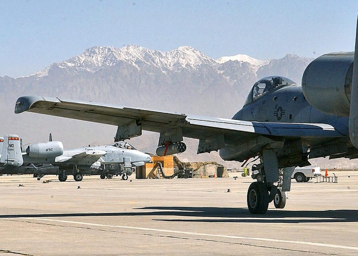 Die Bagram Air Base im Oktober 2004 (Archiv)