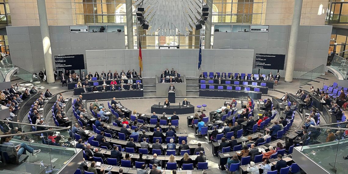 SPD rechnet mit erfolgreichem Verlauf der Richterwahl 1 Bundestagssitzung im September 2025