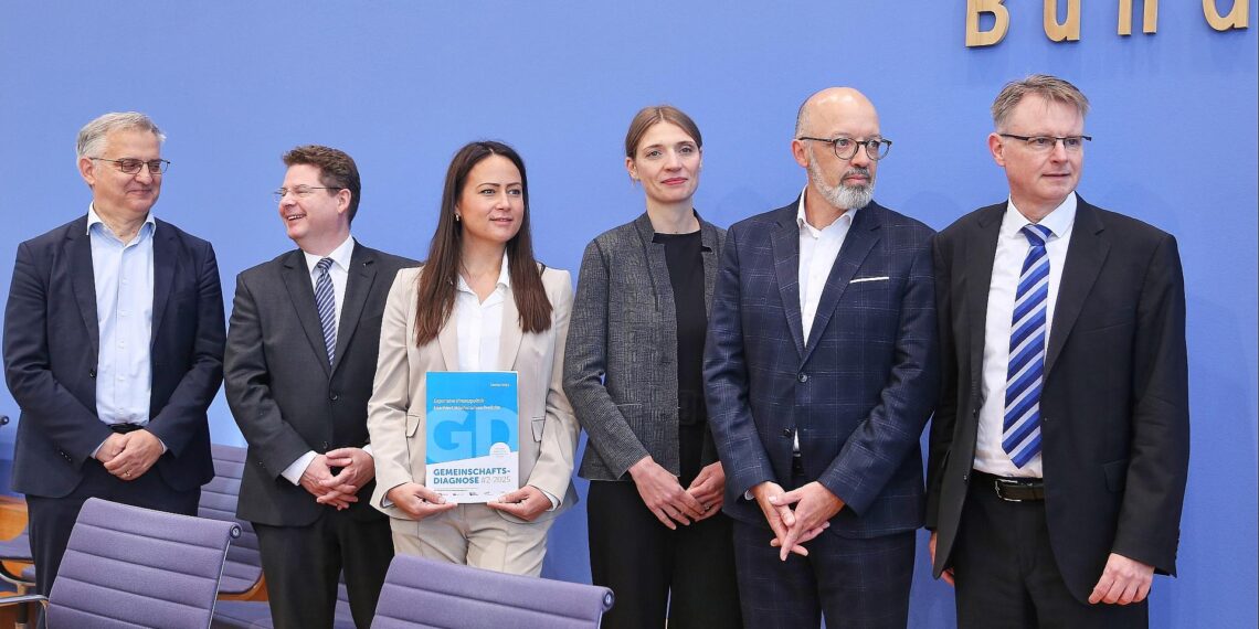 Gemeinschaftsdiagnose Herbst 2025 der Wirtschaftsforschungsinstitute am 25.09.2025