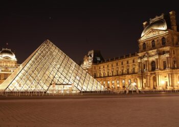 Diebstahl im Louvre: Verdächtige gestehen Raub teilweise 4 Louvre in Paris (Archiv)