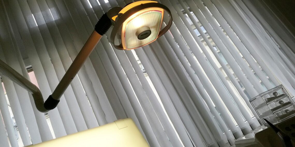 Blick vom Zahnarzt-Patientenstuhl (Archiv)