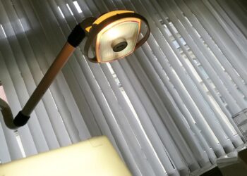 Patientenschützer kritisieren BDA-Pläne zur Krankenkassenentlastung 2 Blick vom Zahnarzt-Patientenstuhl (Archiv)