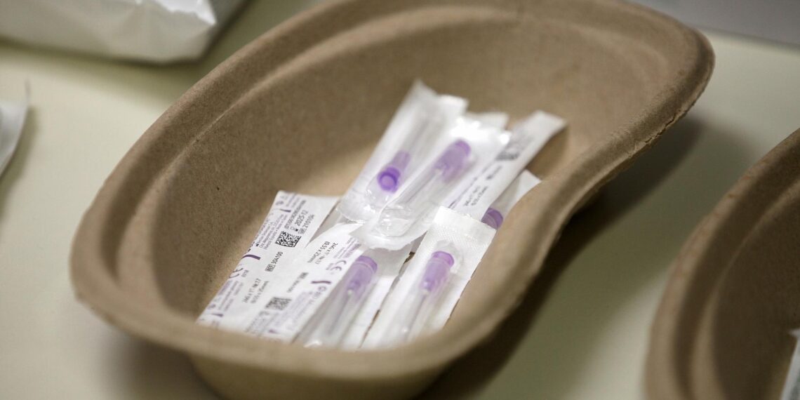 Bereitgelegte Impfspritzen (Archiv)