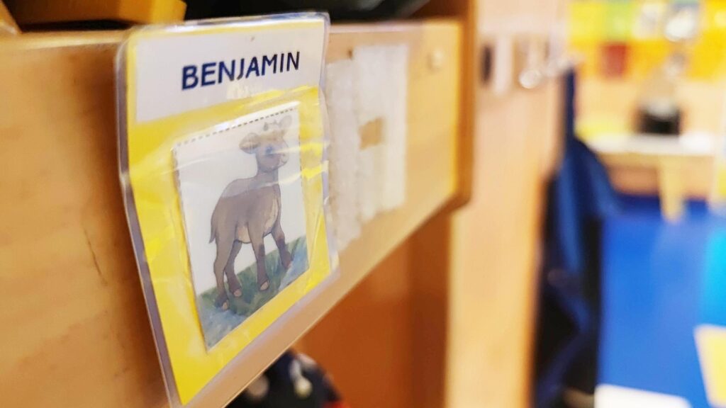 Namensschild in einer Kita (Archiv)