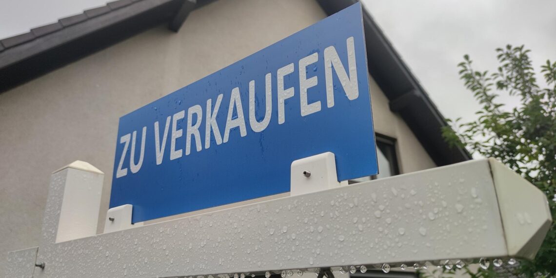 `Zu Verkaufen`-Schild (Archiv)