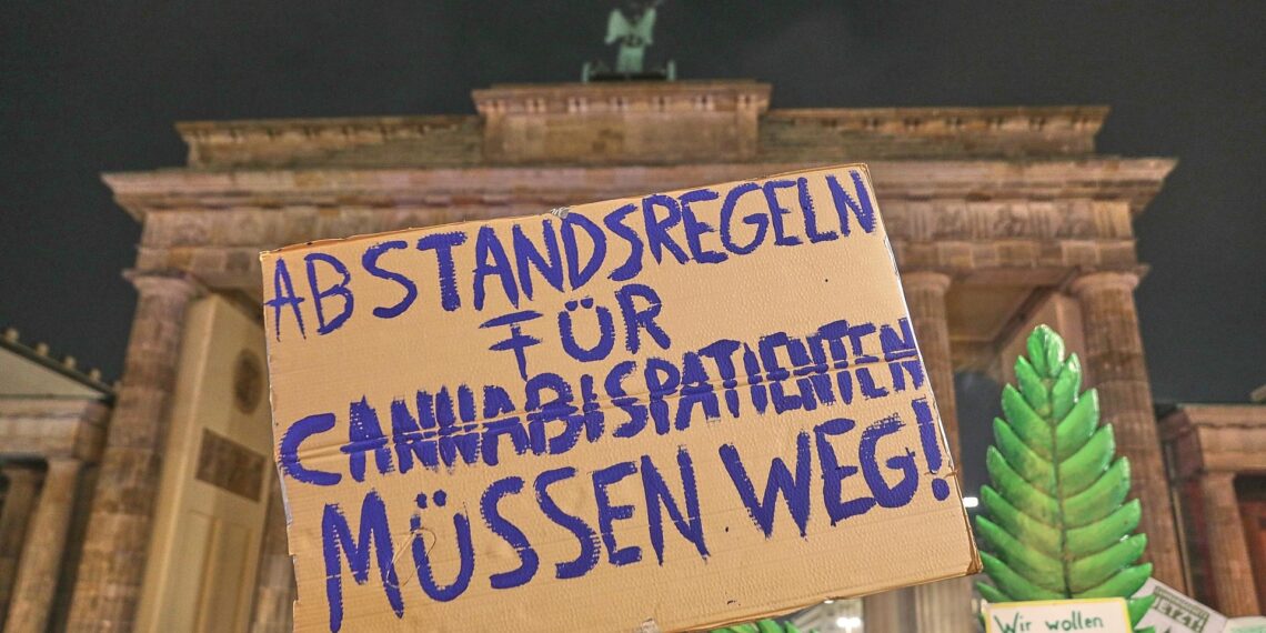 `Smoke-in` vor dem Brandenburger Tor (Archiv)