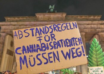 `Smoke-in` vor dem Brandenburger Tor (Archiv)