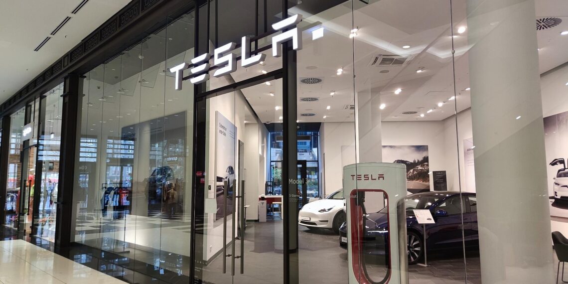 Tesla-Shop (Archiv)