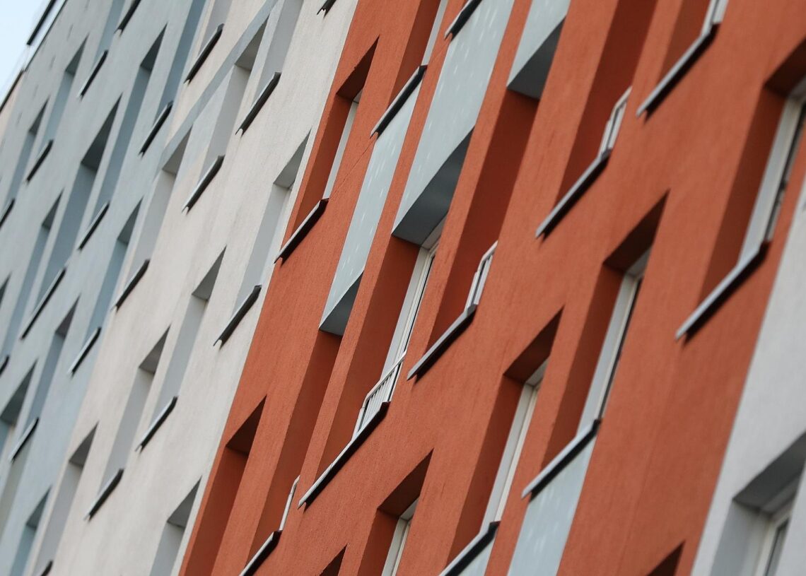 Wohnungen in einem Plattenbau (Archiv)