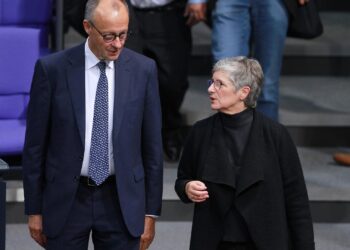 Haßelmann: Merz muss kommunale Finanzprobleme angehen 3 Friedrich Merz und Britta Haßelmann (Archiv)