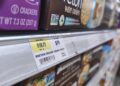 US-Inflationsrate steigt im September leicht an 9 Preise in einem US-Supermarkt (Archiv)