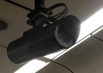 Kriminalbeamte für KI-Überwachung an Bahnhöfen 2 Überwachungskamera (Archiv)