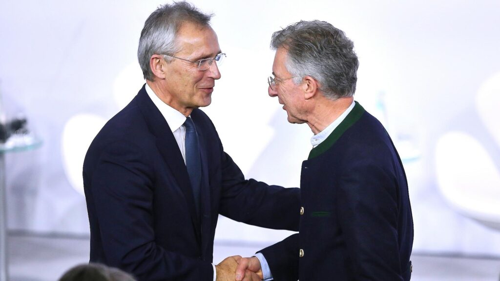 Jens Stoltenberg und Christoph Heusgen (Archiv)