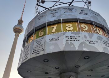 Weltzeituhr und Fernsehturm (Archiv)