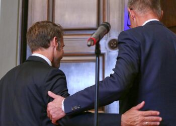 Emmanuel Macron und Friedrich Merz (Archiv)