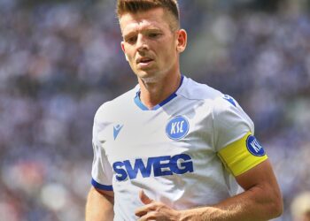 2. Bundesliga: KSC schlägt Fürth - Schalke erreicht Tabellenspitze 3 Marvin Wanitzek (Archiv)