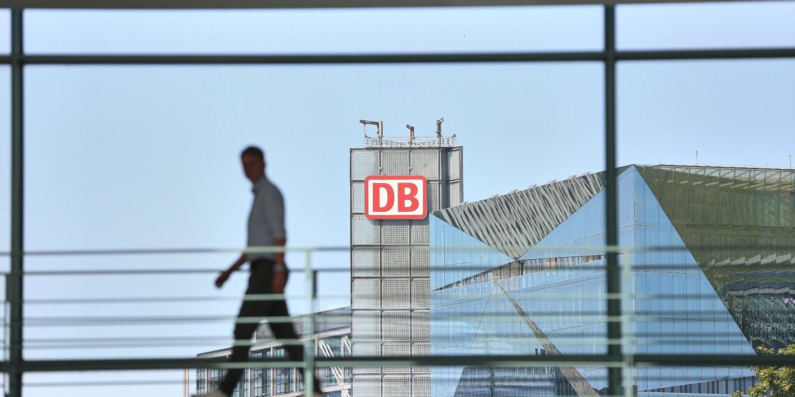 Bahn bestellt neue Vorstände - Schnieder will Sofortprogramme 1 Logo der Deutschen Bahn (Archiv)