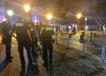 Dobrindt will Schwerpunkteinsätze an Kriminalitäts-Hotspots 3 Polizei beendet Ruhestörung (Archiv)