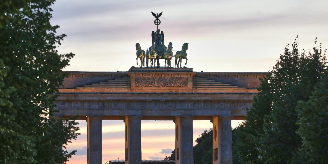 Brandenburger Tor mit Quadriga (Archiv)