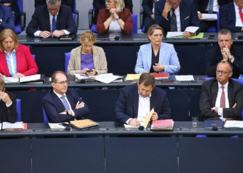 Wichtige Teile der Bundesregierung mit dem Bundeskanzler (Archiv)