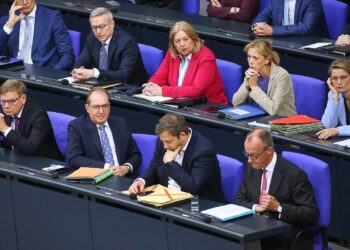 Wichtige Teile der Bundesregierung mit dem Bundeskanzler (Archiv)
