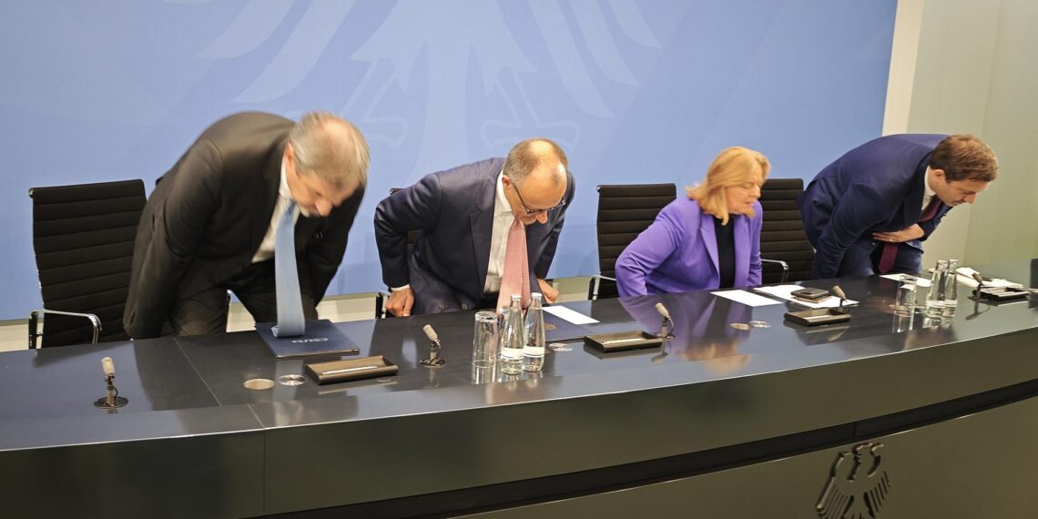 Harte Sanktionen für Bürgergeld-Empfänger bei verpassten Terminen 1 Pressekonferenz nach Koalitionsausschuss am 09.10.2025