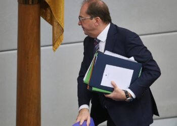 Innenminister will Cyber-Abwehrschläge im Ausland ermöglichen 2 Alexander Dobrindt (Archiv)