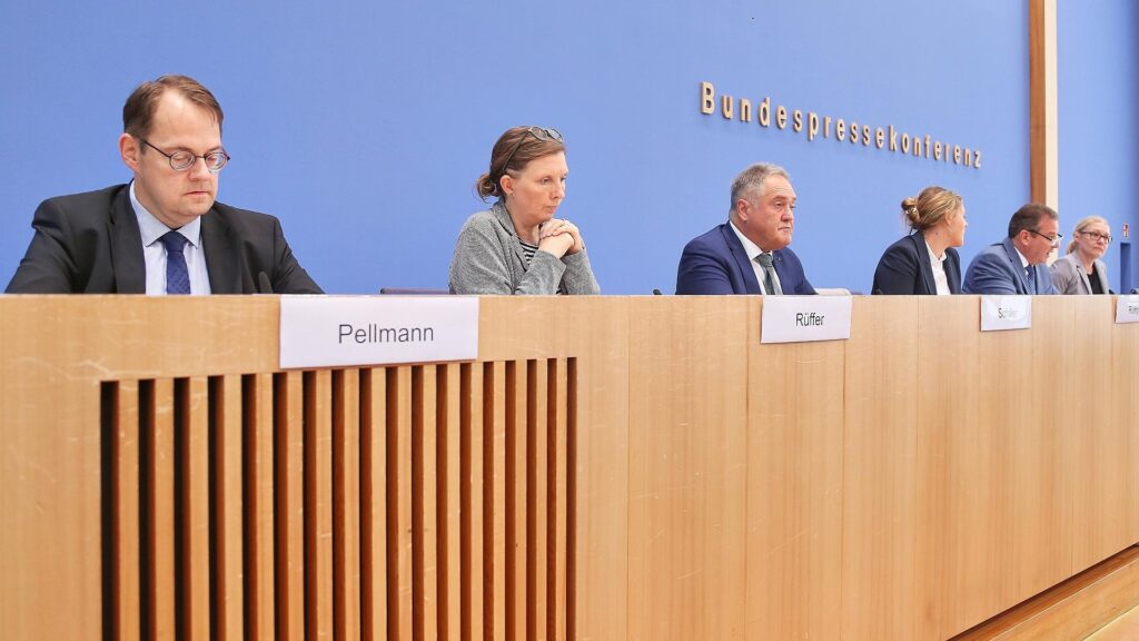 Jahresbericht 2024 des Petitionsausschusses am 15.10.2025