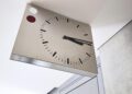 Uhr am 15.10.2025