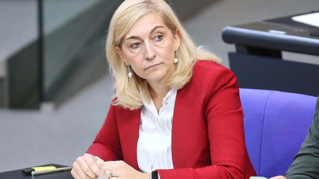 Nina Warken am 16.10.2025