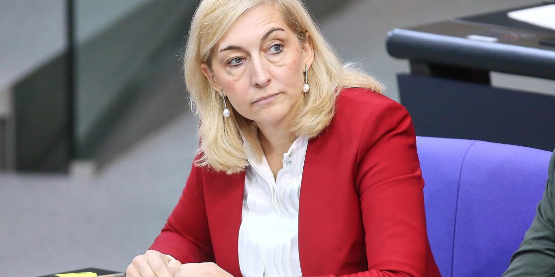 Nina Warken am 16.10.2025