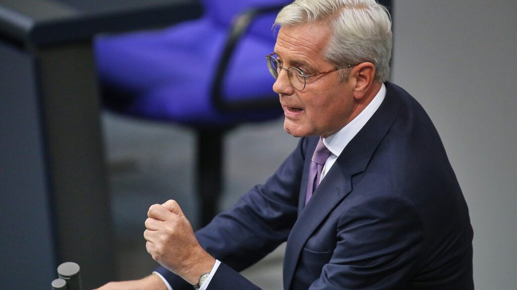 Röttgen drängt auf Reduzierung von Abhängigkeiten von China 13 Norbert Röttgen (Archiv)