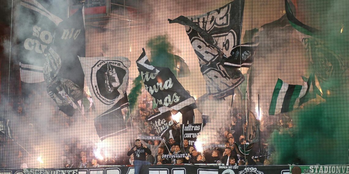 Ultra-Fans von Borussia Mönchengladbach (Archiv)