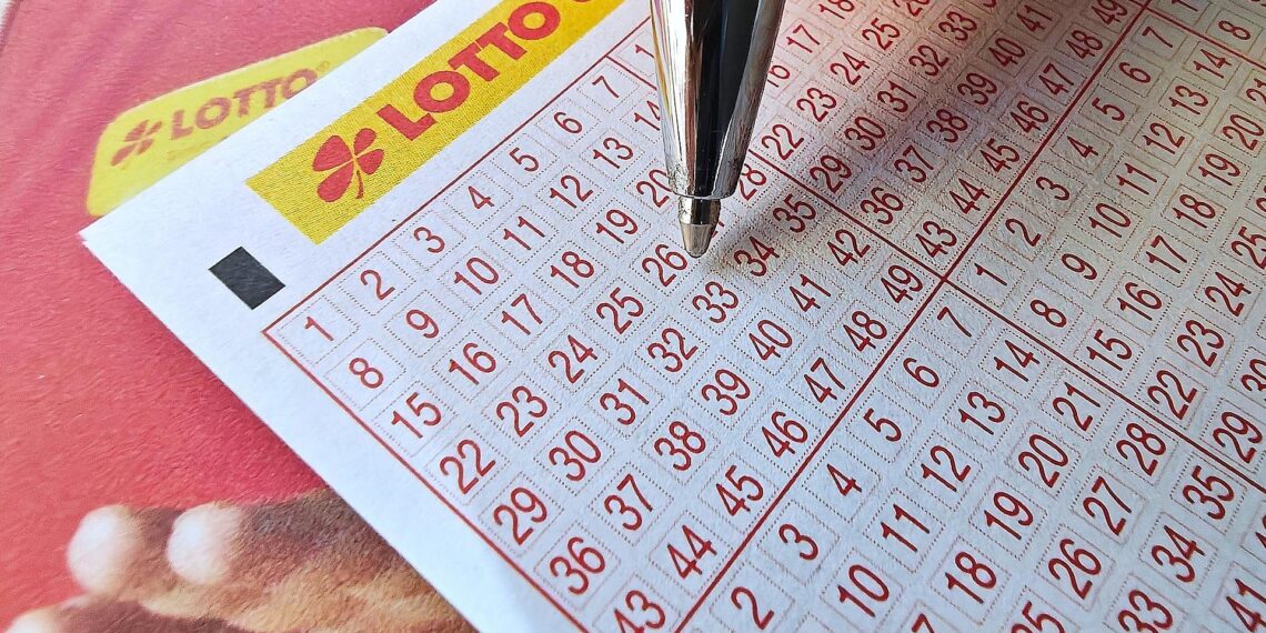 Lottozahlen vom Mittwoch (29.10.2025) 1 Spielschein für Lotto 6 aus 49 (Archiv)