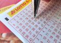 Lottozahlen vom Mittwoch (29.10.2025) 8 Spielschein für Lotto 6 aus 49 (Archiv)