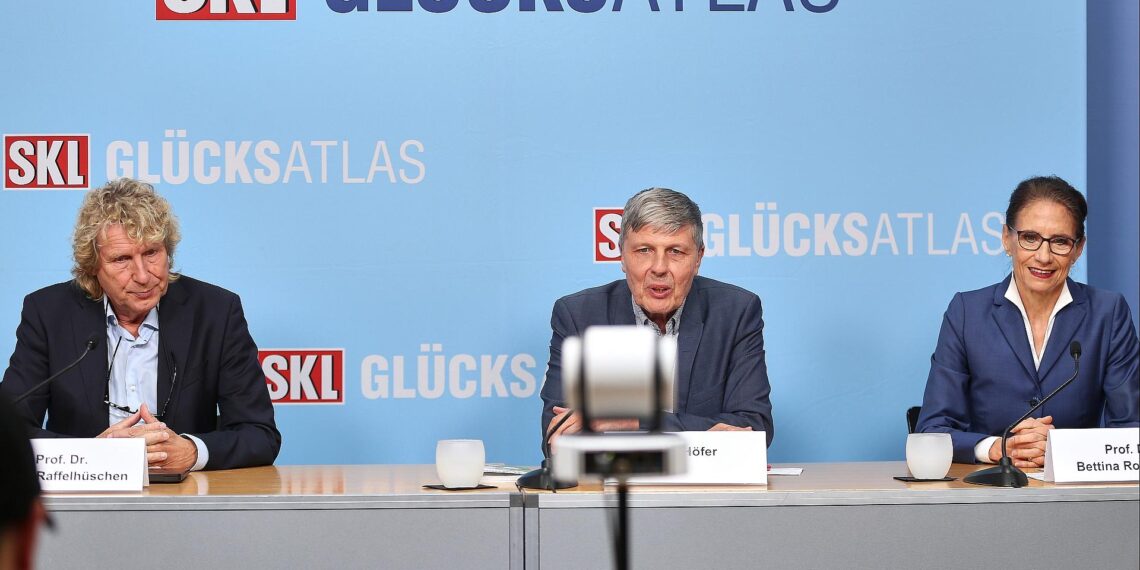 Lebenszufriedenheit der Deutschen steigt nur minimal 1 SKL Glücksatlas 2025