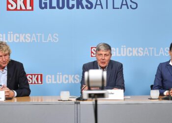 Lebenszufriedenheit der Deutschen steigt nur minimal 2 SKL Glücksatlas 2025