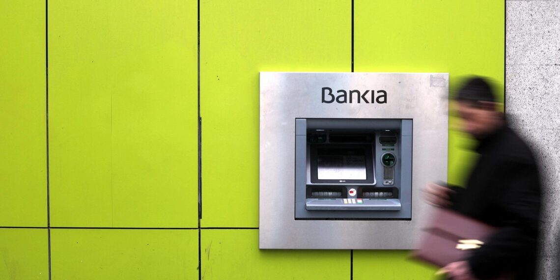 Inflation im Euroraum sinkt im Oktober auf 2,1 Prozent 1 Geldautomat der Bankia-Bank in Spanien (Archiv)