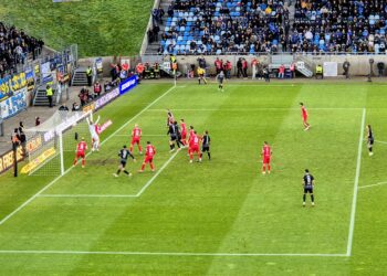 Patrick Schmidt trifft zur 1:0 Führung gegen Rot-Weiß Essen