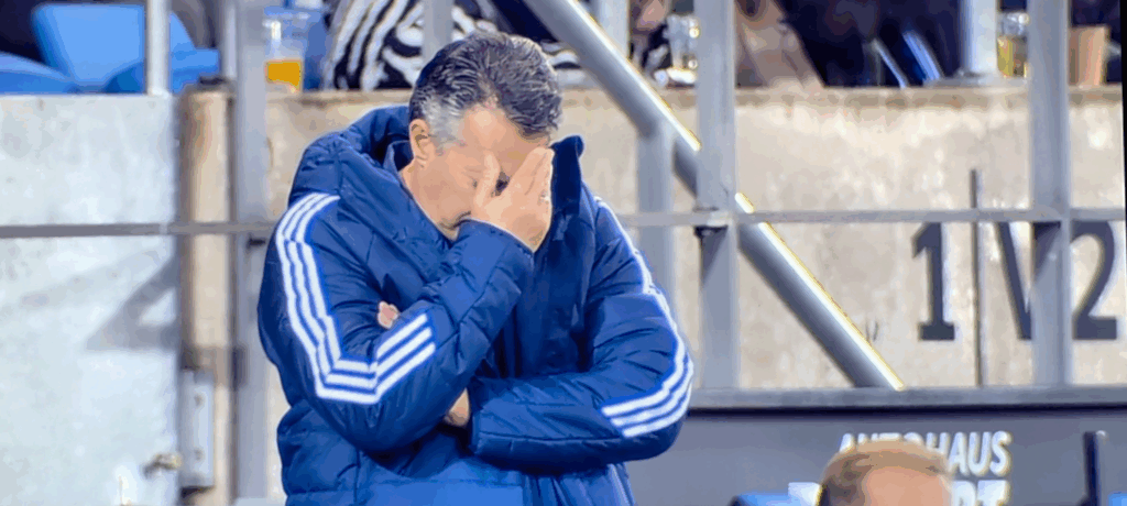 Alois Schwartz verzweifelt an der Seitenlinie | Bild: Regio-Journal