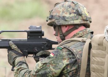 Bundeswehr-Soldat mit G36 (Archiv)