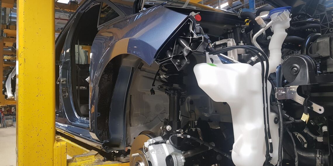 Zahl der offenen Stellen in der Auto-Industrie sinkt rasant 1 Autoproduktion (Archiv)