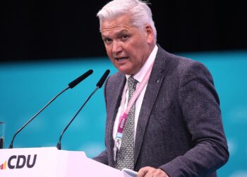 Chef der Senioren-Union kann Sorgen der Jungen nachvollziehen 6 Hubert Hüppe (Archiv)