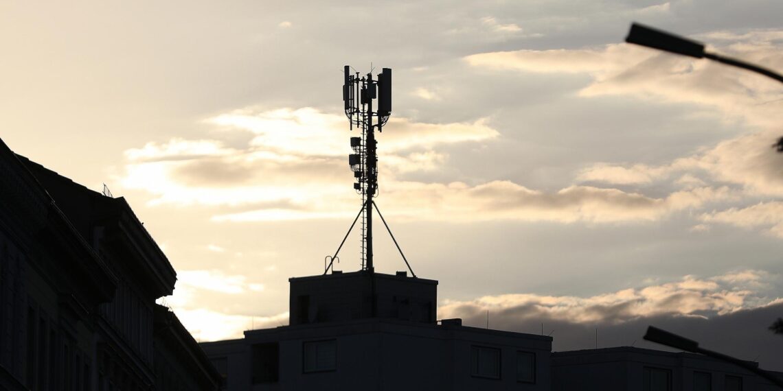 Koalition verschärft Sicherheitsanforderungen für 5G-Netze 1 Handy-Sendemast (Archiv)