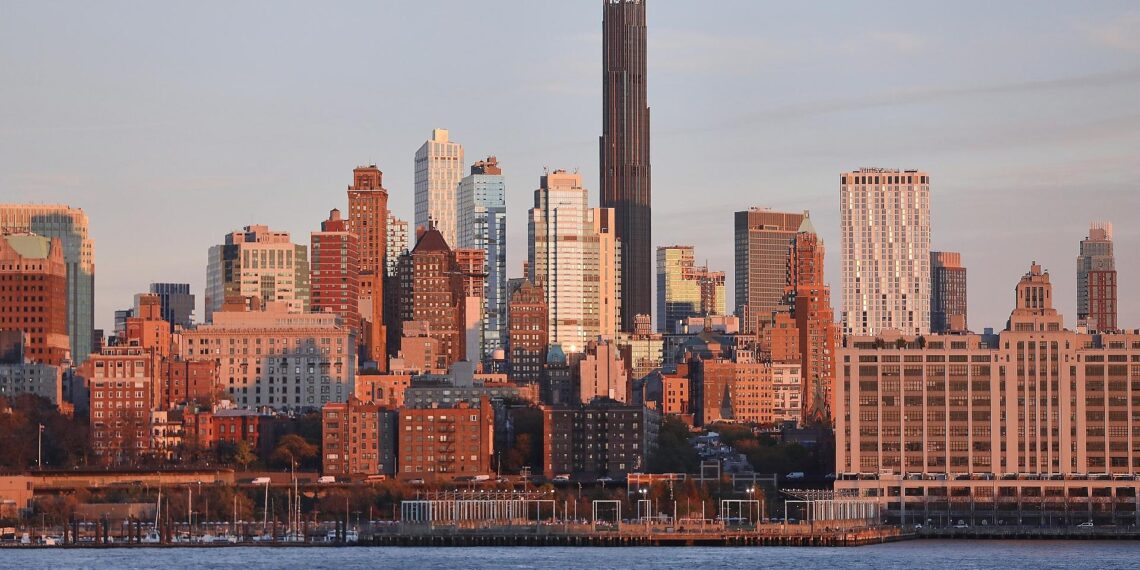 Hardt sieht Trump nach Wahlen in New York unter Druck 1 Skyline des New Yorker Bezirks Brooklyn (Archiv)