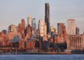 Hardt sieht Trump nach Wahlen in New York unter Druck 10 Skyline des New Yorker Bezirks Brooklyn (Archiv)