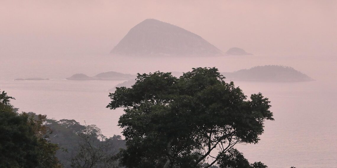 Deutschland stellt eine Milliarde für Tropenfonds bereit 1 Cagarras-Inseln (Archiv)