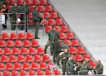 Polizei im Fußball-Stadion (Archiv)