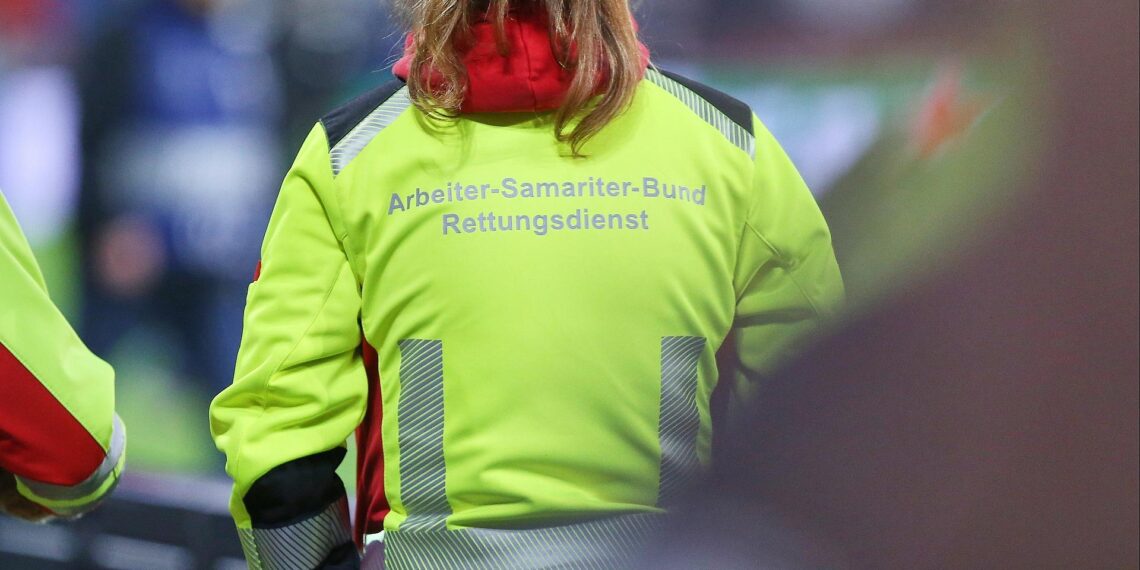 Sanitäterin (Archiv)